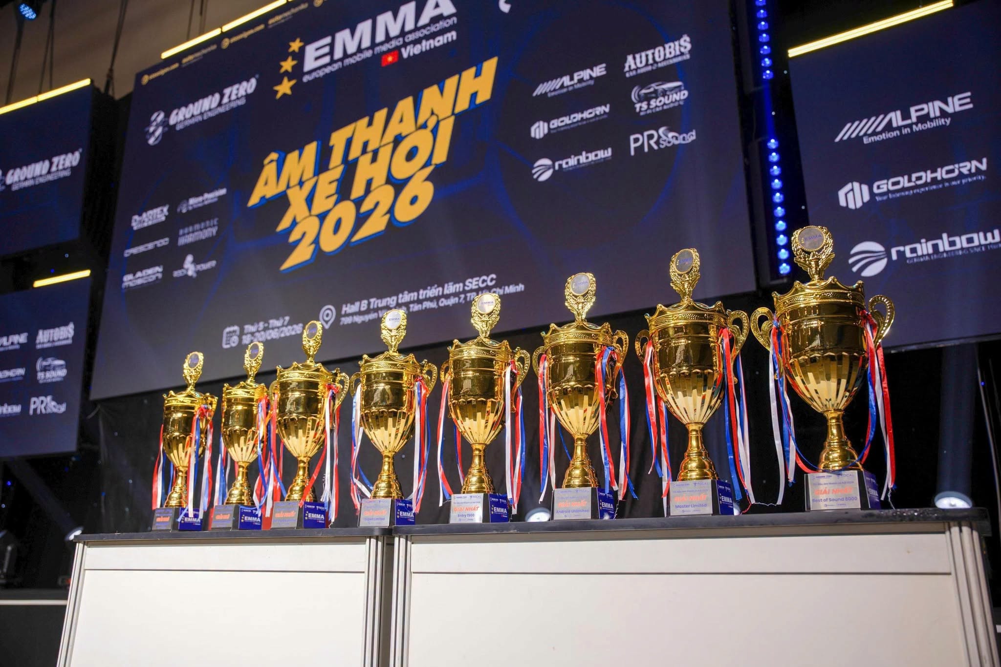 AUTOBIS KHÉP LẠI MÙA GIẢI EMMA VIETNAM 2026 ĐẦY VINH QUANG 