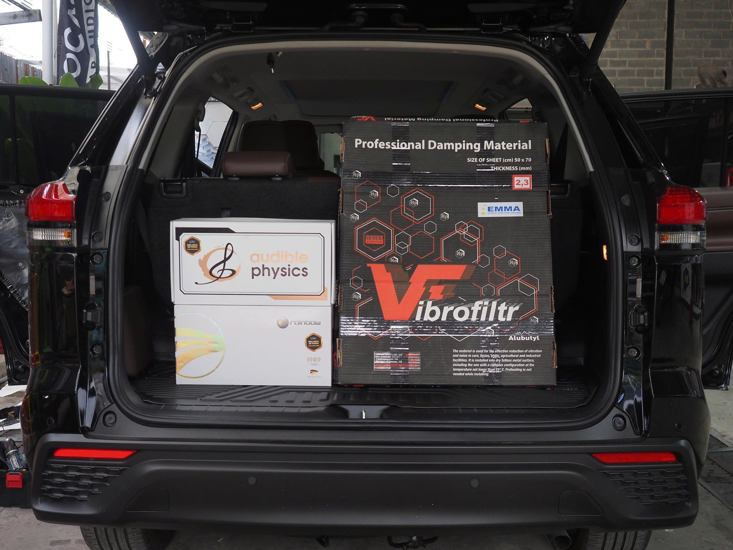Nâng Cấp Âm Thanh Cơ Bản Từ Thương Hiệu Audible Physics & Rainbow Cho Toyota Innova | AUTOBIS